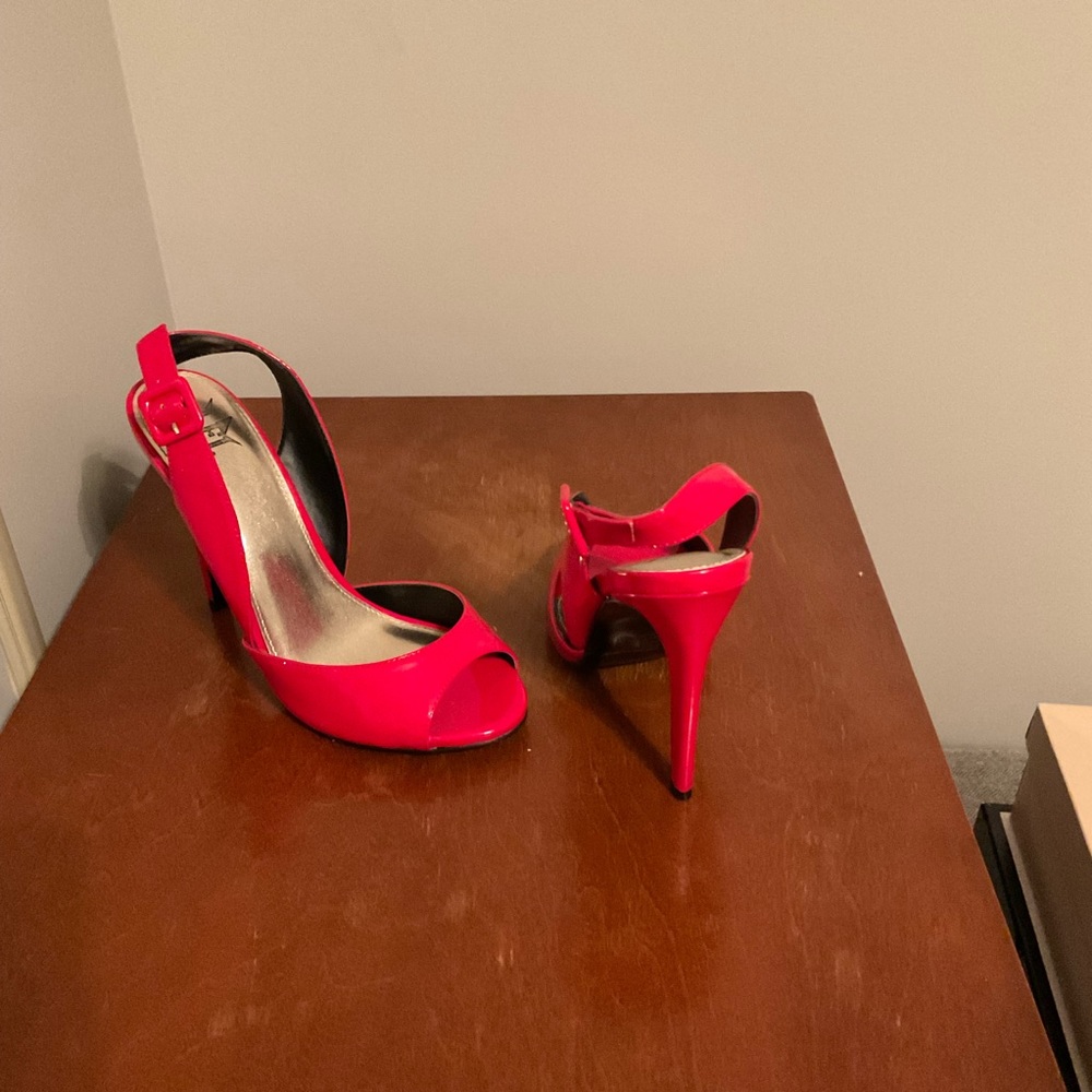 Shoes - Picture 2 of 4